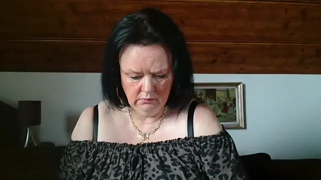 TiffanyMature online show from 27, 10, 2025