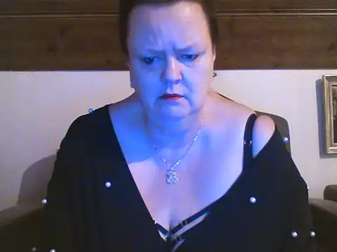 TiffanyMature online show from 4, 4, 2026