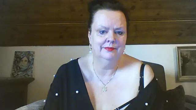 TiffanyMature online show from 20, 4, 2026