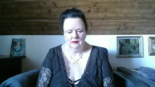 TiffanyMature online show from 25, 4, 2026