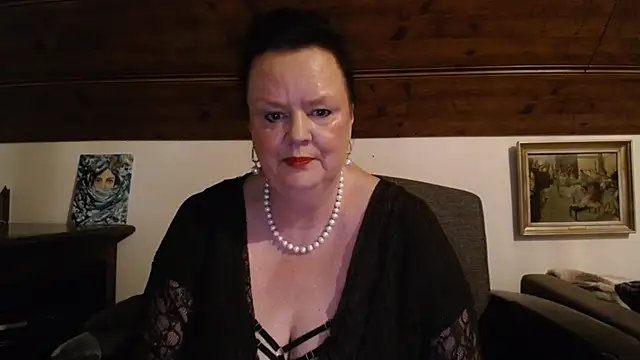 TiffanyMature online show from 26, 4, 2026