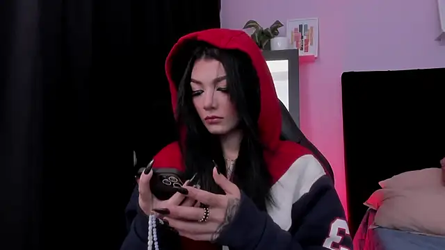 Snapshot of emmabridgerton chatting on 9, 1, 2026 emmabridgerton online show from 9, 1, 2026