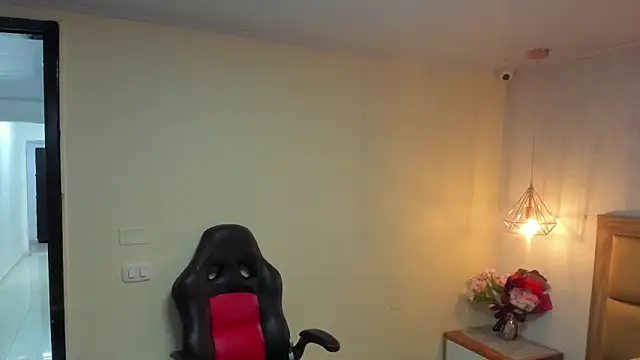 MELISSAROUGE online show from 21, 4, 2026