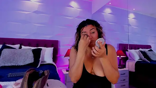 Nataly Foley online show from 25, 2, 2026