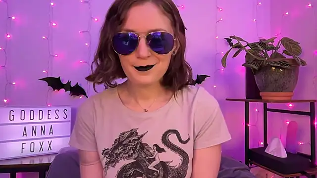 mistressannafoxx online show from 24, 11, 2025