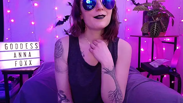 mistressannafoxx online show from 23, 2, 2026