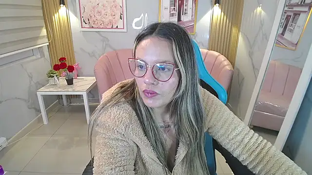 Snapshot of Jade_Jones_a chatting on 22, 11, 2025 Jade Jones a online show from 22, 11, 2025