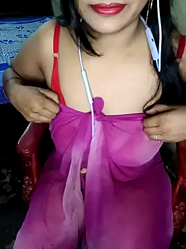 Snapshot of reena502 chatting on 29, 9, 2025 reena502 online show from 29, 9, 2025