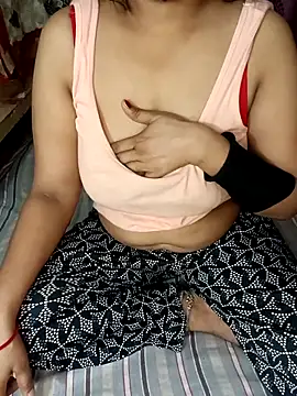 Snapshot of reena502 chatting on 5, 10, 2025 reena502 online show from 5, 10, 2025