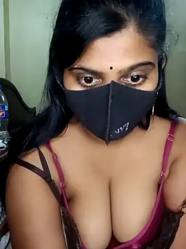 Snapshot of reena502 chatting on 2, 4, 2026 reena502 online show from 2, 4, 2026