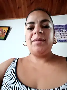 Mia-Glow online show from 23, 4, 2026