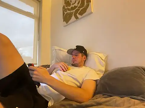 Snapshot of shyandchilling chatting on 3, 10, 2025 shyandchilling online show from 3, 10, 2025