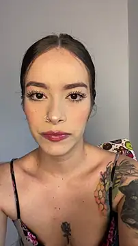 Snapshot of alysa_g_ chatting on 28, 10, 2025 alysa g online show from 28, 10, 2025