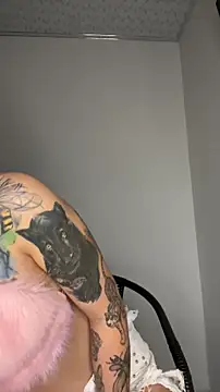 Snapshot of alysa_g_ chatting on 13, 11, 2025 alysa g online show from 13, 11, 2025