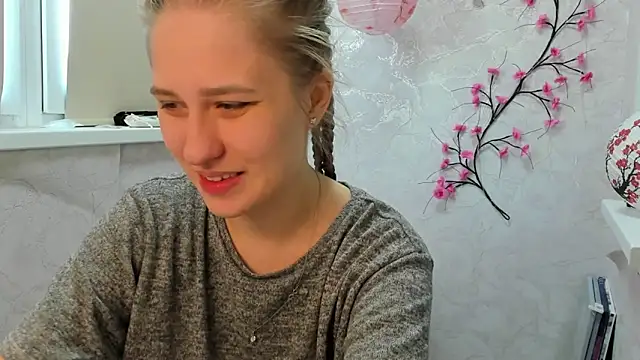 sofamuffin online show from 14, 4, 2026