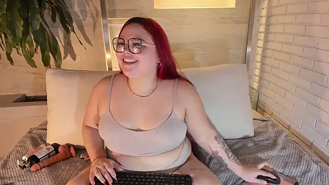 Snapshot of Lushi_Love chatting on 8, 6, 2026 Lushi Love online show from 8, 6, 2026