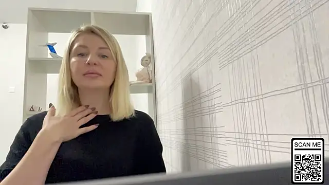 Blondie xoxoxo online show from 17, 10, 2025