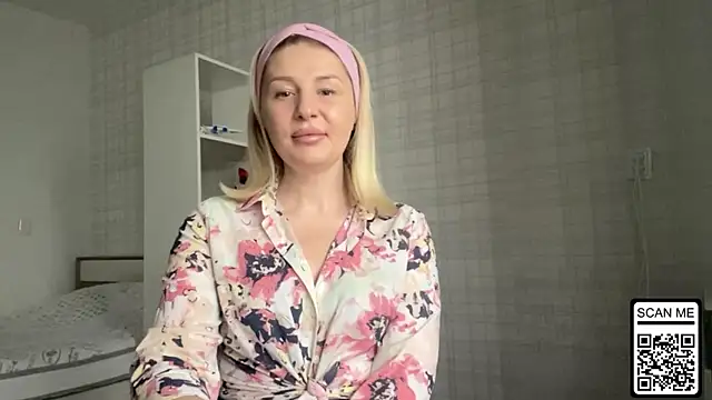 Blondie xoxoxo online show from 26, 11, 2025