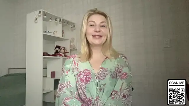 Blondie xoxoxo online show from 3, 2, 2026