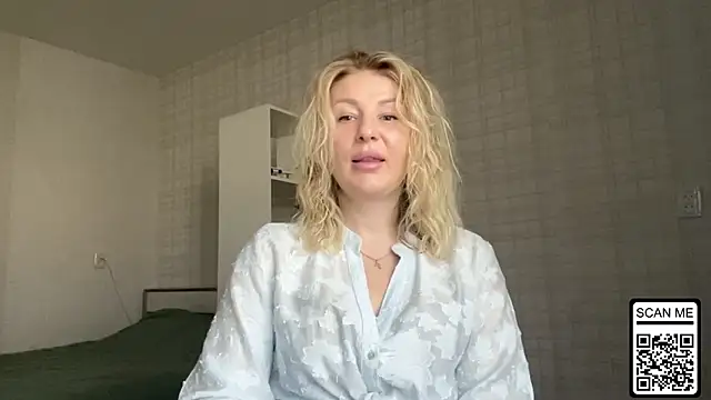 Blondie xoxoxo online show from 13, 3, 2026