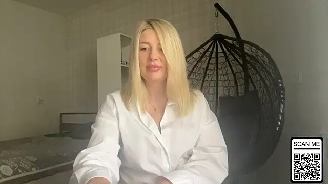 Snapshot of Blondie_xoxoxo chatting on 24, 5, 2026 Blondie xoxoxo online show from 24, 5, 2026