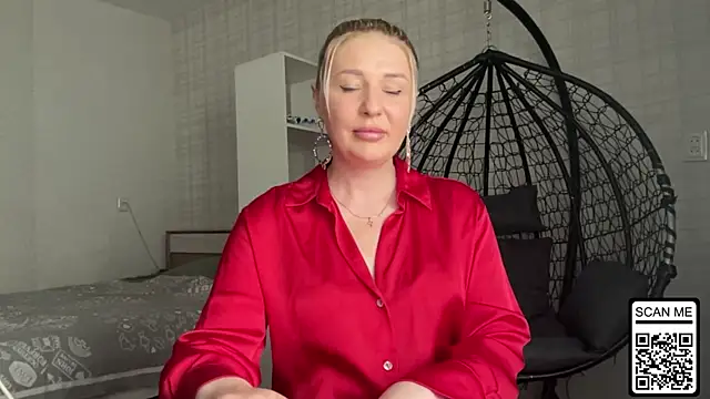 Snapshot of Blondie_xoxoxo chatting on 25, 5, 2026 Blondie xoxoxo online show from 25, 5, 2026