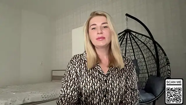 Snapshot of Blondie_xoxoxo chatting on 5, 6, 2026 Blondie xoxoxo online show from 5, 6, 2026