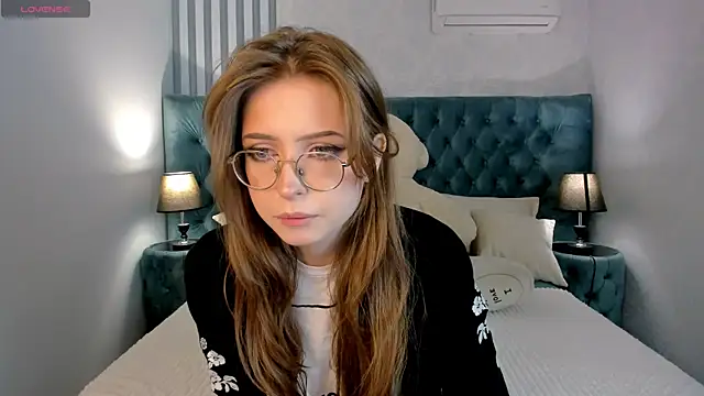 Snapshot of Grace_blush chatting on 28, 9, 2025 Grace blush online show from 28, 9, 2025