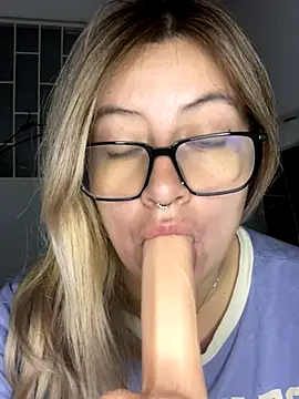 Blair Bunnyy online show from 25, 10, 2025