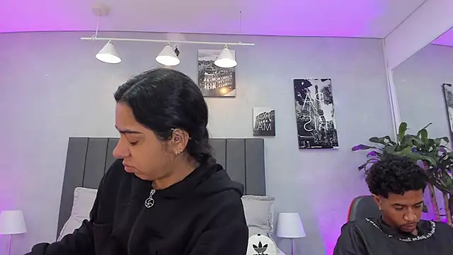 Snapshot of violet_and_myers chatting on 28, 10, 2025 violet and myers online show from 28, 10, 2025