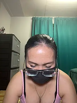 melyiaaa online show from 25, 4, 2026