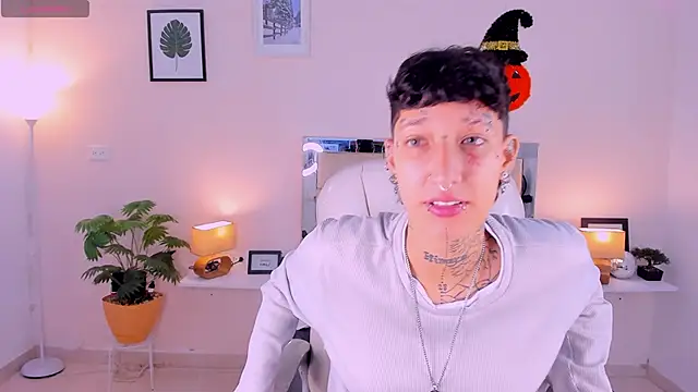 Luci Rose online show from 8, 10, 2025