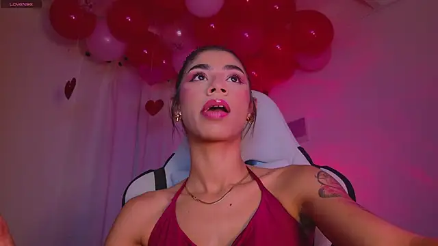 BrunetteAdams001 online show from 13, 2, 2026