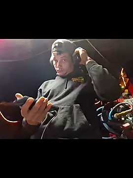 twistafatpipe online show from 17, 10, 2025