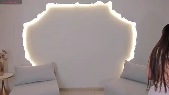 VeronicaBlue online show from 3, 7, 2026
