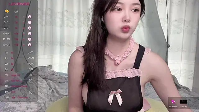 Snapshot of tender-11 chatting on 28, 9, 2025 tender-11 online show from 28, 9, 2025