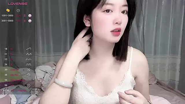 Snapshot of tender-11 chatting on 5, 11, 2025 tender-11 online show from 5, 11, 2025