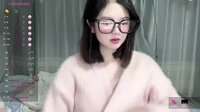 Snapshot of tender-11 chatting on 13, 11, 2025 tender-11 online show from 13, 11, 2025