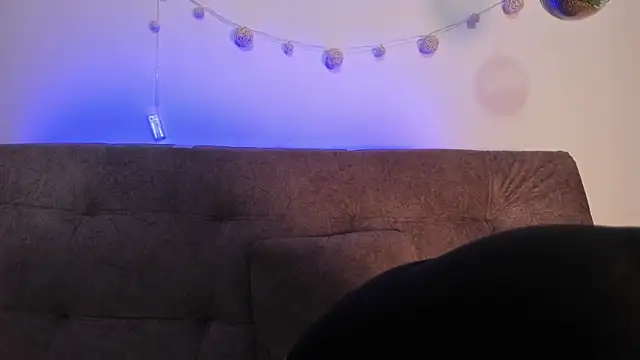 katalella brown1 online show from 24, 9, 2025