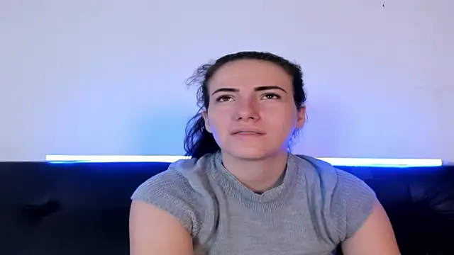 katalella brown1 online show from 25, 9, 2025