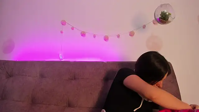 katalella brown1 online show from 10, 10, 2025