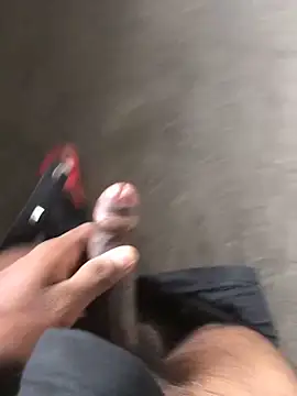 Snapshot of kavi1q1 chatting on 15, 10, 2025 kavi1q1 online show from 15, 10, 2025