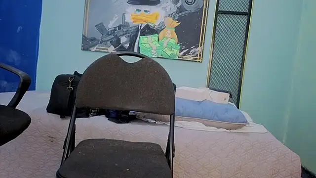 Snapshot of DylanGuss chatting on 27, 11, 2025 DylanGuss online show from 27, 11, 2025