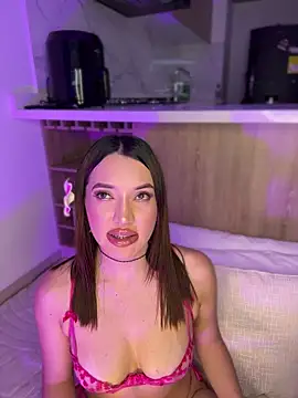Bella-taylorr online show from 18, 3, 2026