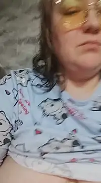 Kiss Eva online show from 2, 2, 2025