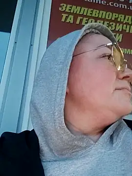 Kiss Eva online show from 10, 3, 2025