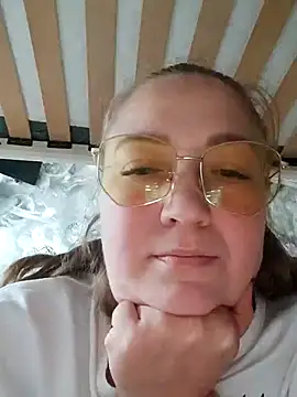 Kiss Eva online show from 2, 11, 2025