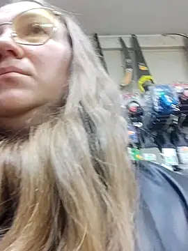 Kiss Eva online show from 5, 2, 2026