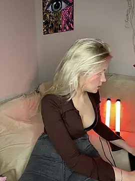 April Purr online show from 23, 4, 2026