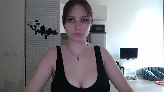 Snapshot of Leonaalove chatting on 4, 4, 2026 Leonaalove online show from 4, 4, 2026